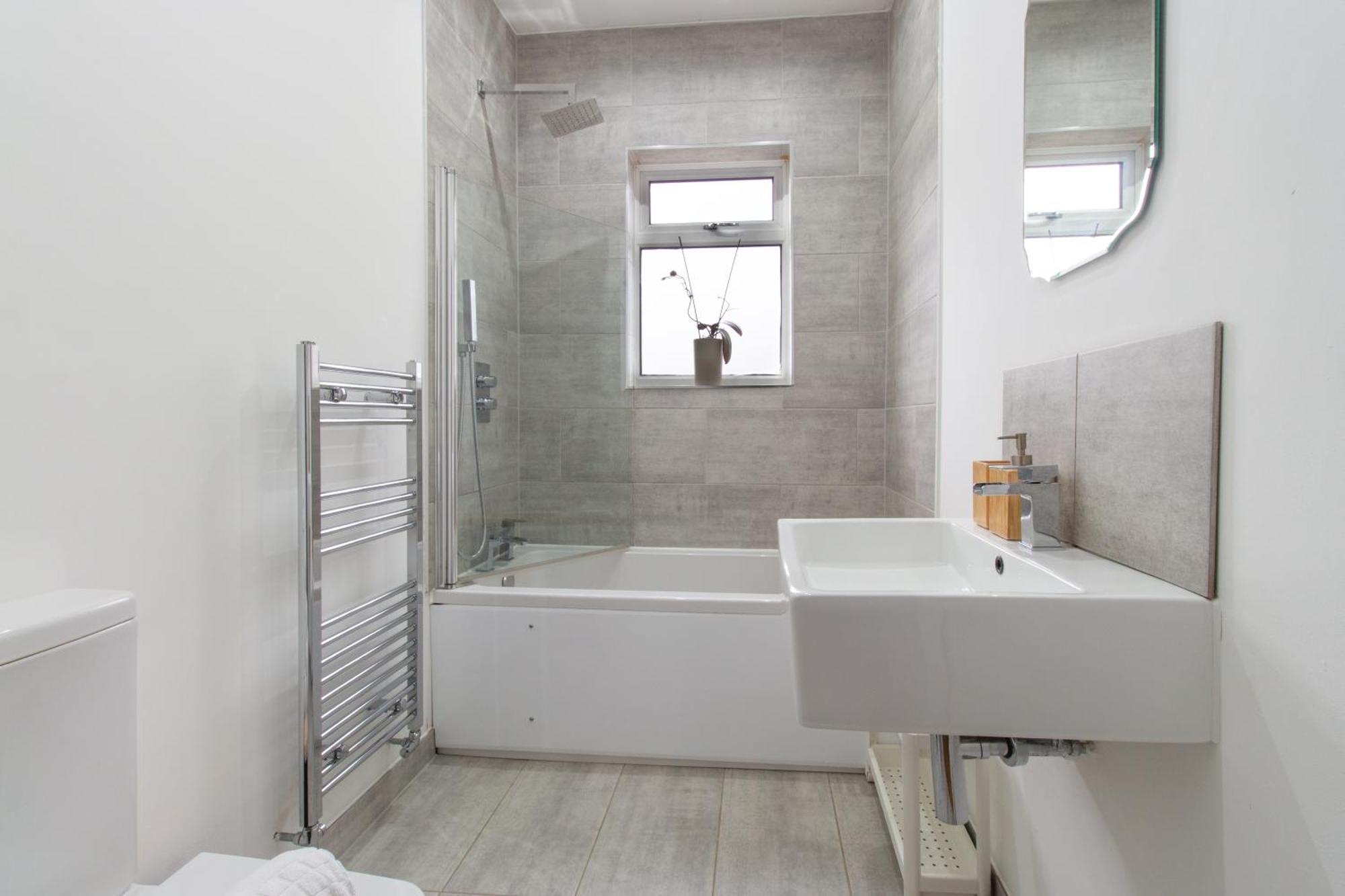 Spacious 4Br House, 2 En Suites With Garden & On-Site Parking Maidstone Eksteriør bilde