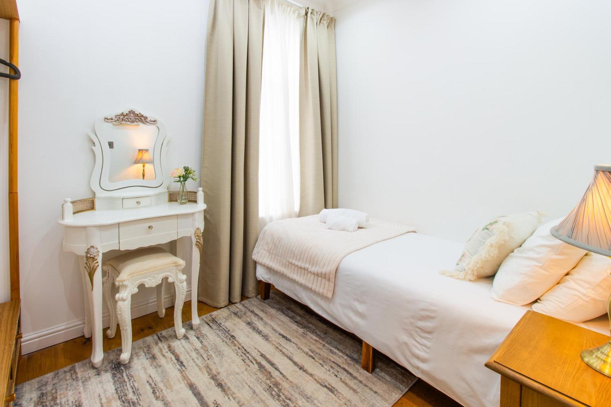 Spacious 4Br House, 2 En Suites With Garden & On-Site Parking Maidstone Eksteriør bilde
