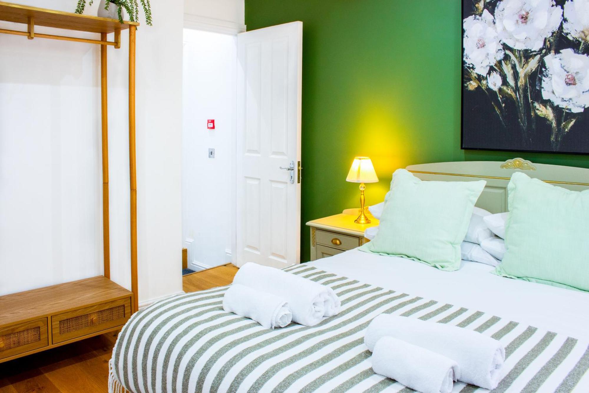 Spacious 4Br House, 2 En Suites With Garden & On-Site Parking Maidstone Eksteriør bilde